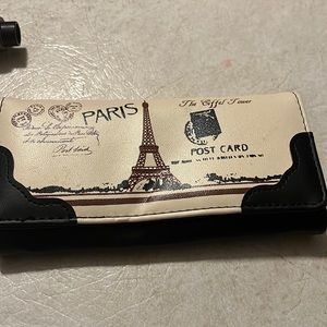 Paris wallet